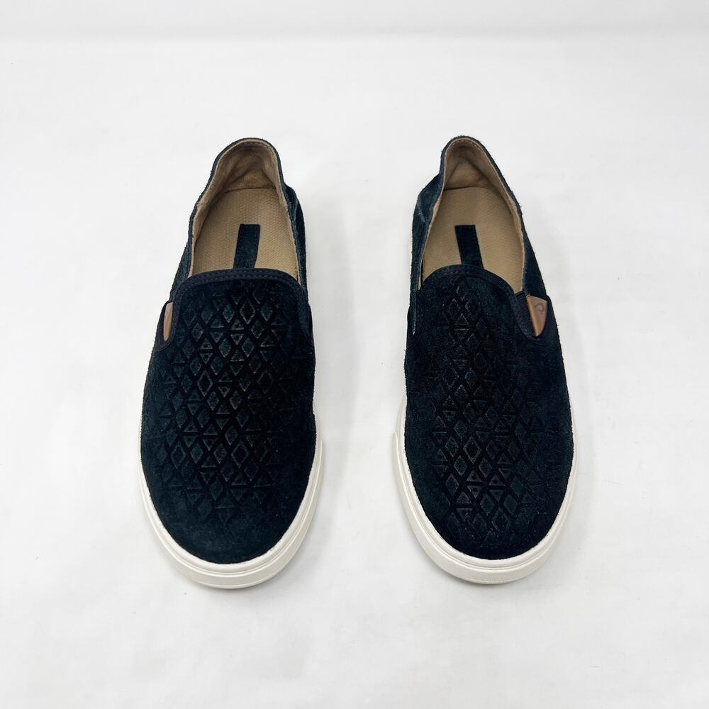 [OluKai] Pehuea Black Textured Embossed Suede Leather Slip On Sneakers Size 6 - Picture 3 of 10